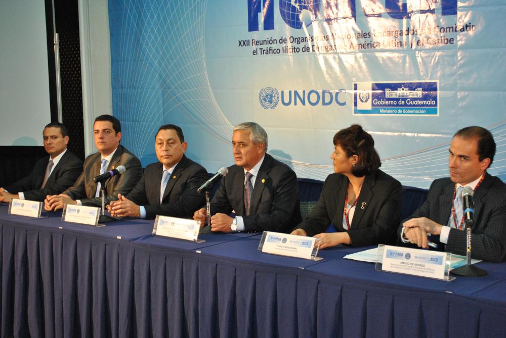 Conferencia de prensa tras inauguración